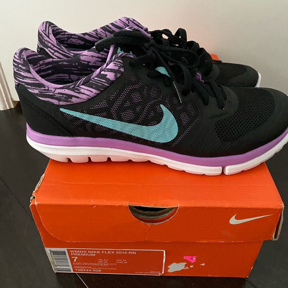 Women’s Nike Flex 2015 RN premium size 7